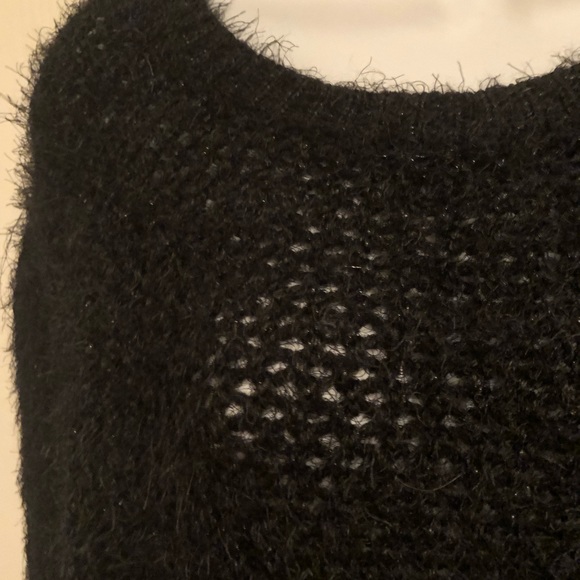 🇨🇦Medium Black Sparkly Sweater - Picture 5 of 12